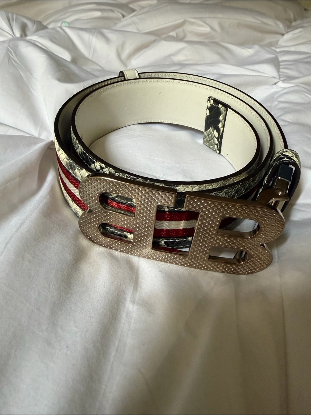 Bally Men's White Leather Belt with Red Stripe and Metallic BB Buckle.